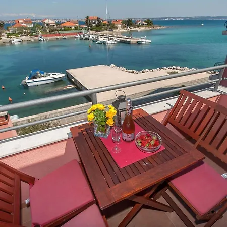 Ivan - Great Location Apartament *