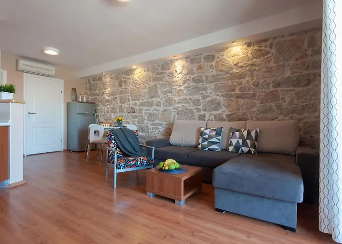 Ivan Апартаменты Poljana (Ugljan)